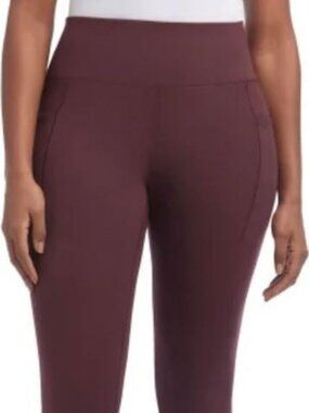 Danskin Women's Satin Stitch 7/8 Legging, Sassafras, Size Small